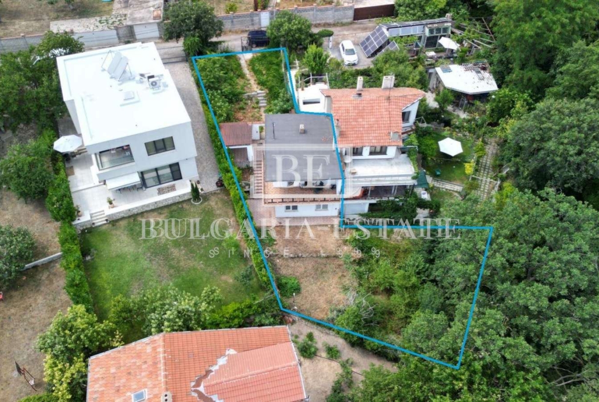 Two-storey house in St. St. Constantine and Helena - 0