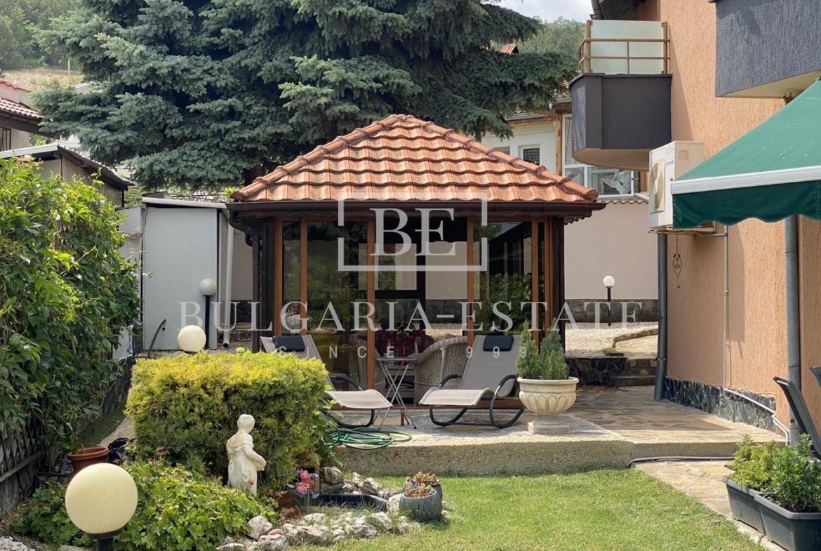 Роскошный дом с двором в деревне Рогачево - всего в 10 минутах от пляжей Албены! - 0