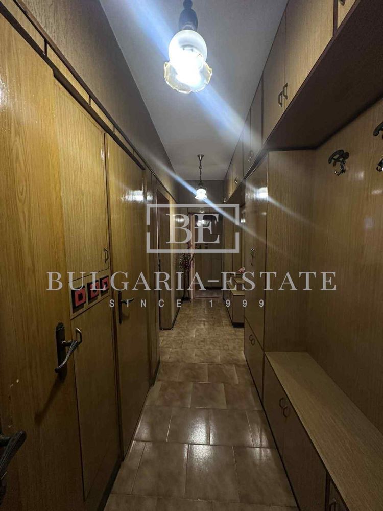 Предлагам под наем 4-стаен апартамент в широкия център на града, в близост до Медицинския университет.-0 Предлагаю в аренду 4-комнатную квартиру в широком центре города, недалеко от Медицинского университета. - 0