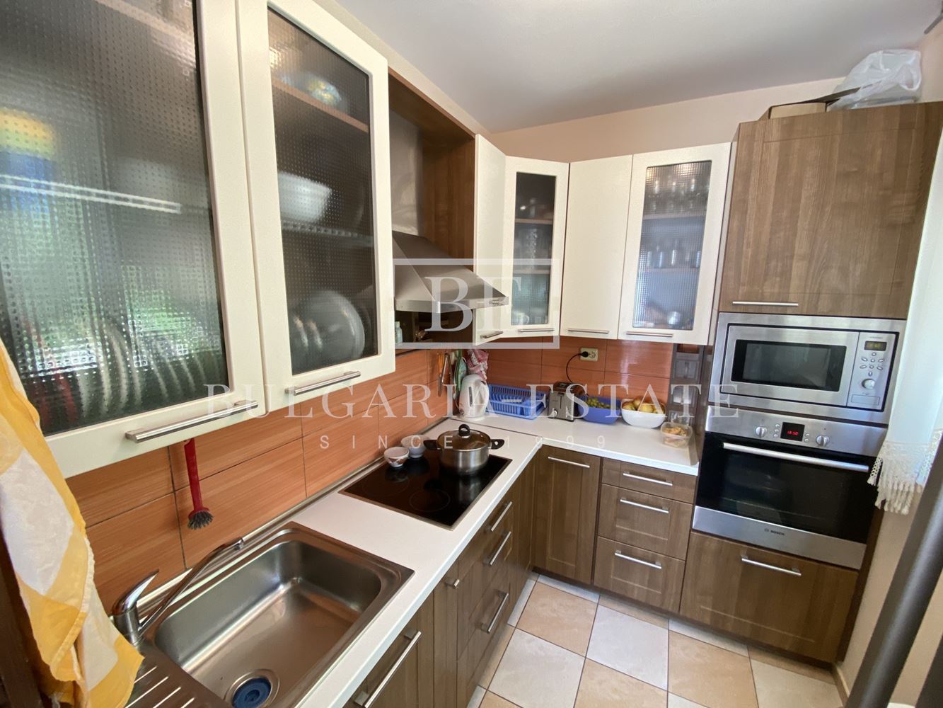 Меблированная 3-комнатная квартира с парковочным местом в Траката, гр. Варна - 0