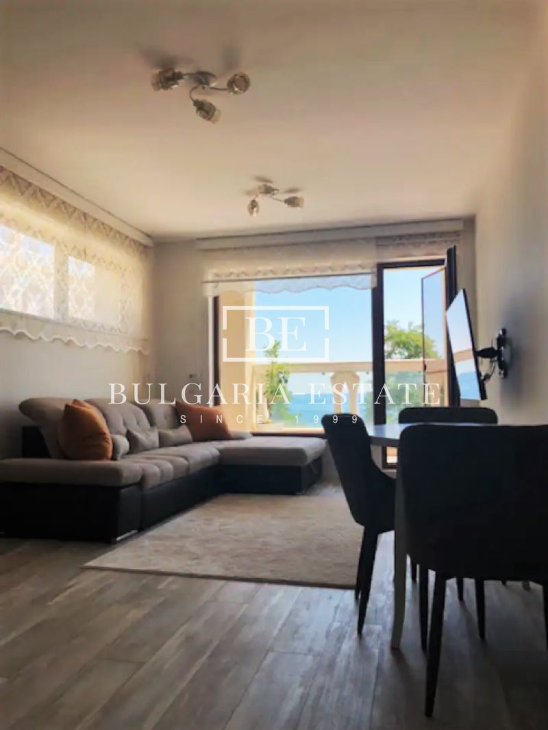 Тристаен на брега на морето – Ален мак-0 Тристаен на брега на морето - Ален мак - 0