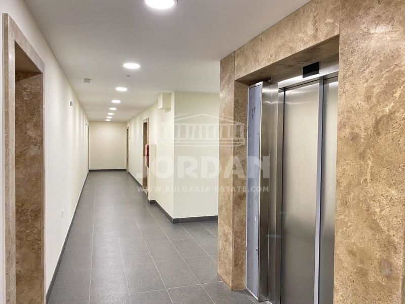 TOP 2-Zimmer-Wohnung mit Meerblick aus dem 11. Stock, k.s. AKADEMIKA, gr. Varna, sq. 0