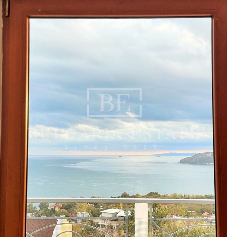 House - Breeze, 2 PARKING AND GARAGE - 0