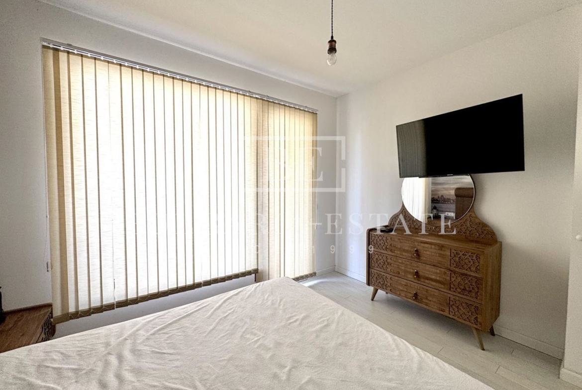 Роскошная трехкомнатная квартира в самом центре Варны - 0