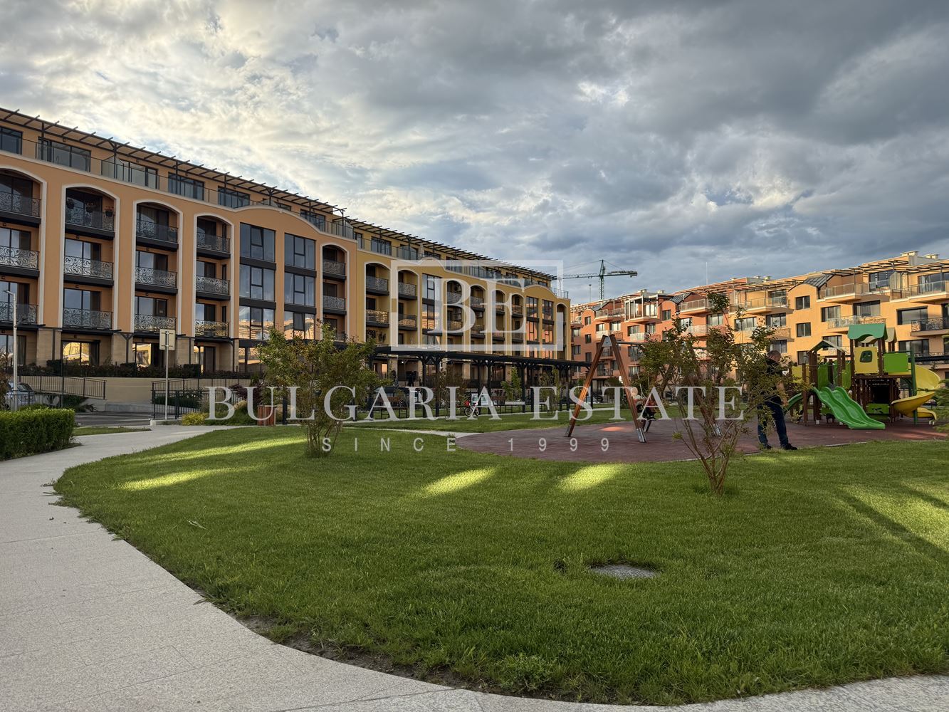 Роскошные апартаменты с 2 спальнями и видом на море, парковочное место, St. Св. Константин и Елена-0 Роскошные апартаменты с 2 спальнями и видом на море, парковочное место, St. Св. Константин и Елена - 0