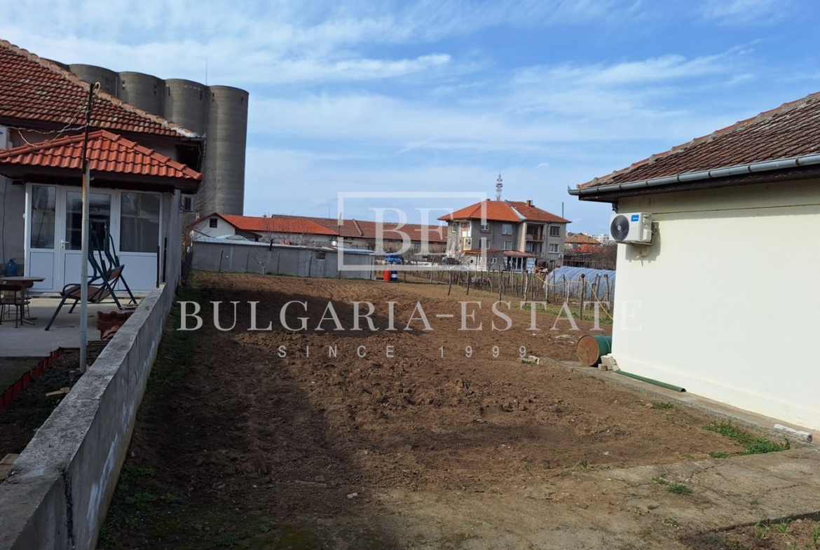 EXCLUSIVE! For sale is a neat massive house in the town of. A beautiful massive house in Tutrakan! REDUCED PRICE FROM 17.07.2025 - 0