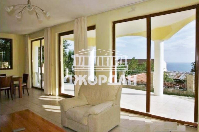 House - Breeze, 2 PARKING AND GARAGE - 0