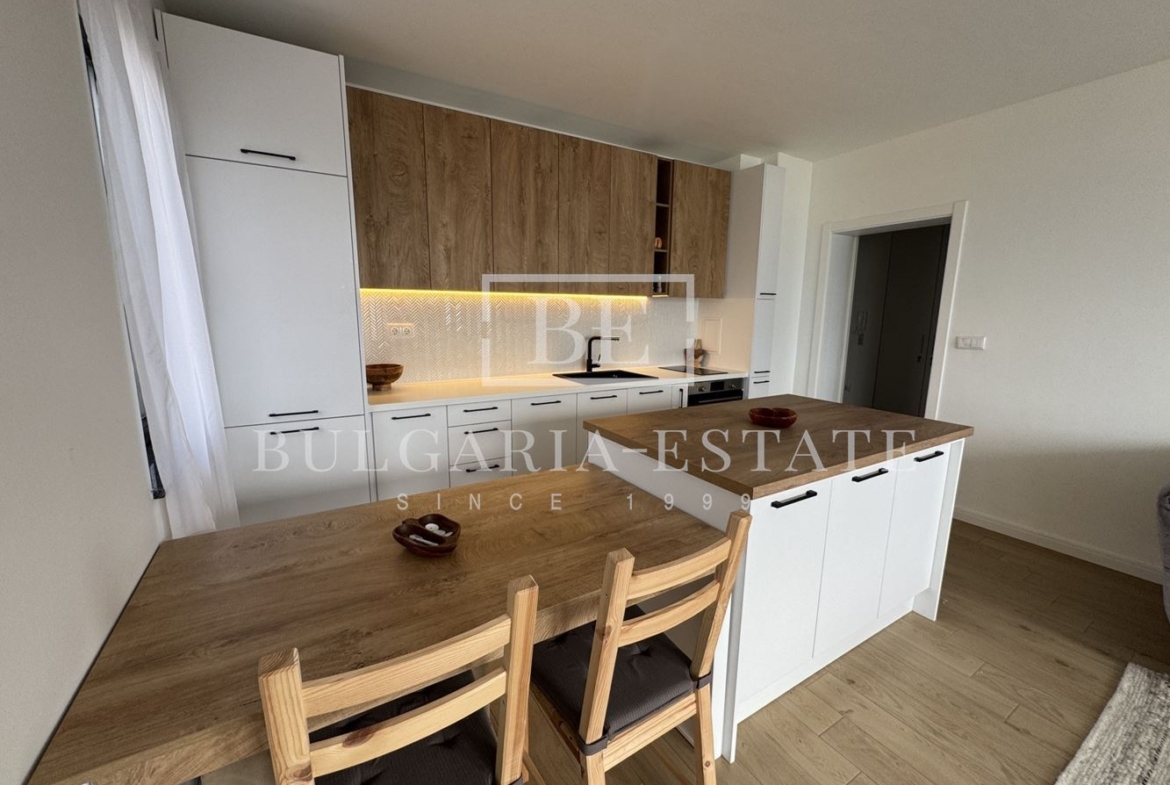 Обзаведен тристаен (98 кв.м.) в бутикова сграда с АКТ 16, м-т Св. Никола, готов за нанасяне - 0