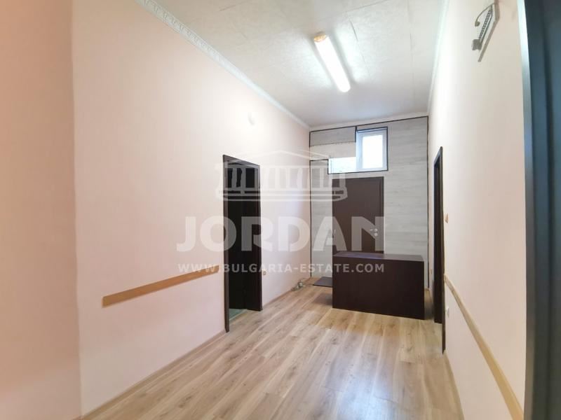 Office in an office building gr. Varna - Centre 75m² - 0