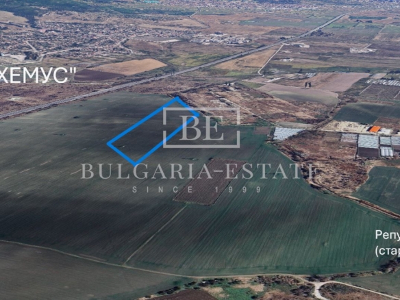Эксклюзивное предложение от BULGARIA-ESTATE - Участок 18 акров на продажу рядом с аэропортом Варны - 0
