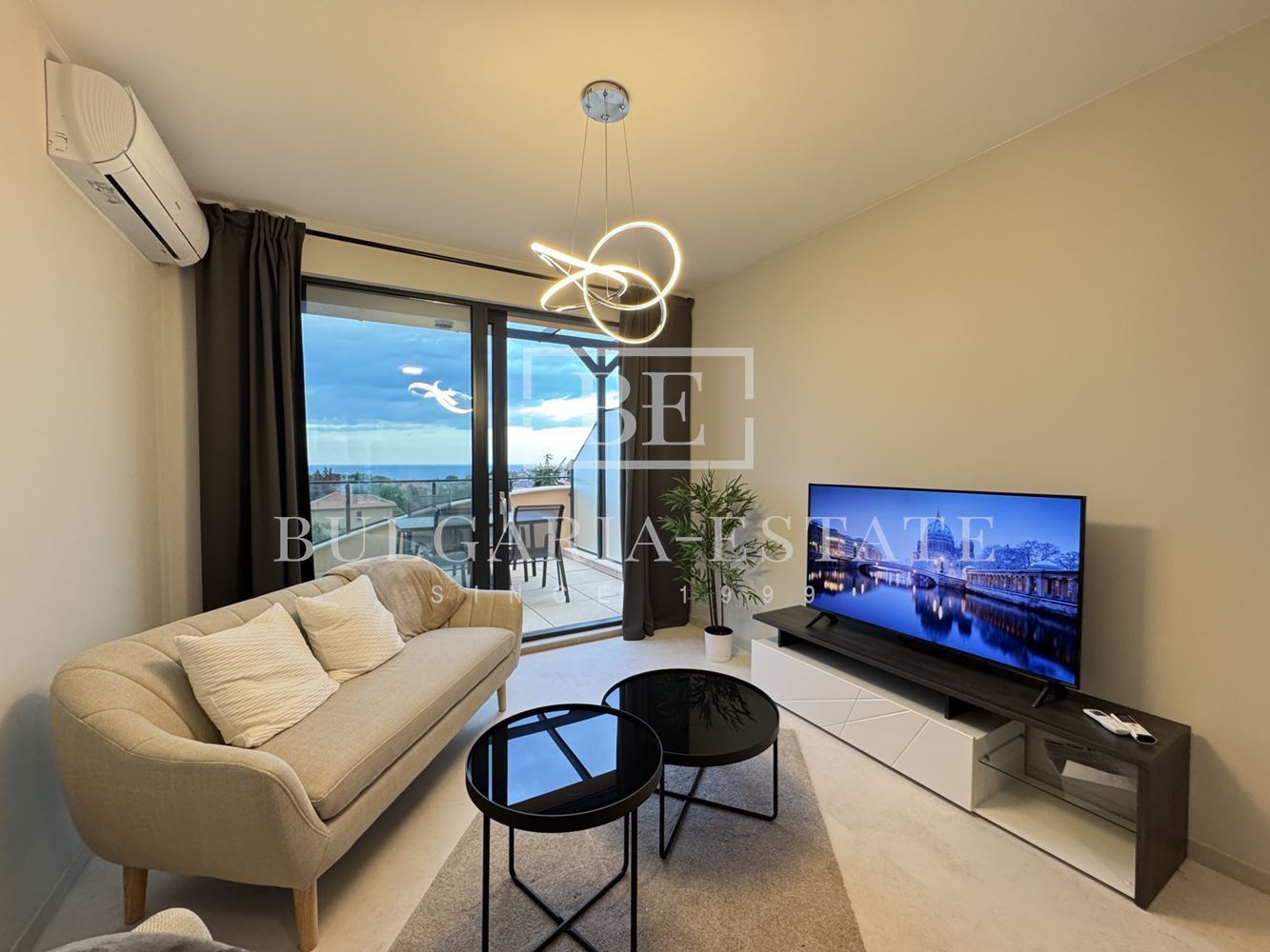 Роскошные апартаменты с 2 спальнями и видом на море, парковочное место, St. Св. Константин и Елена-0 Роскошные апартаменты с 2 спальнями и видом на море, парковочное место, St. Св. Константин и Елена - 0