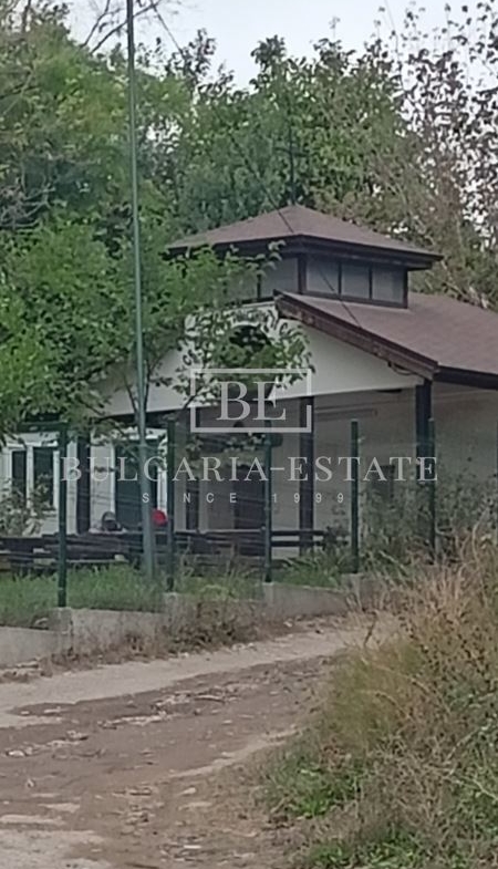 Property with excellent access and infrastructure in Mentesheto - 0