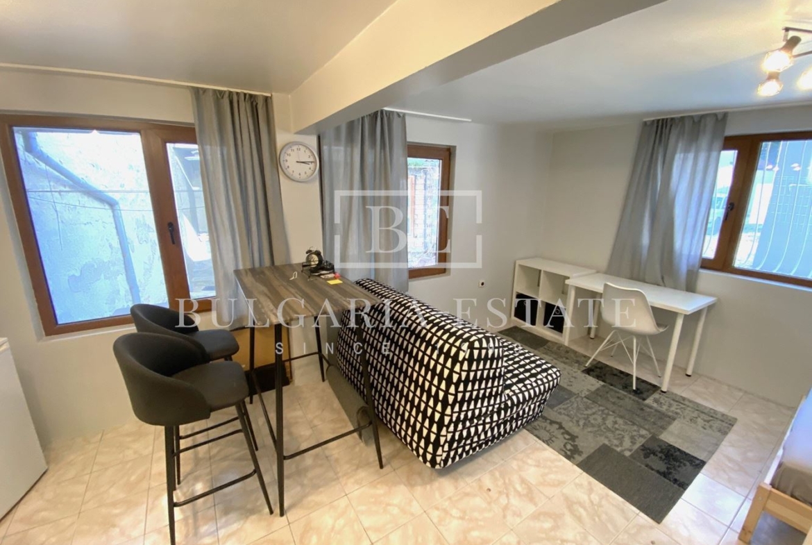 Дава под наем 1-стаен апартамент с топ локация до хотел Черно Море - 0