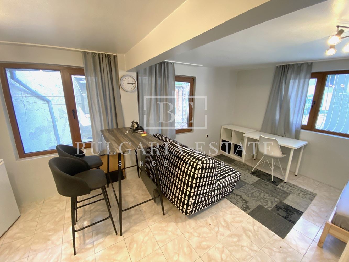 Дава под наем 1-стаен апартамент с топ локация до хотел Черно Море - 0