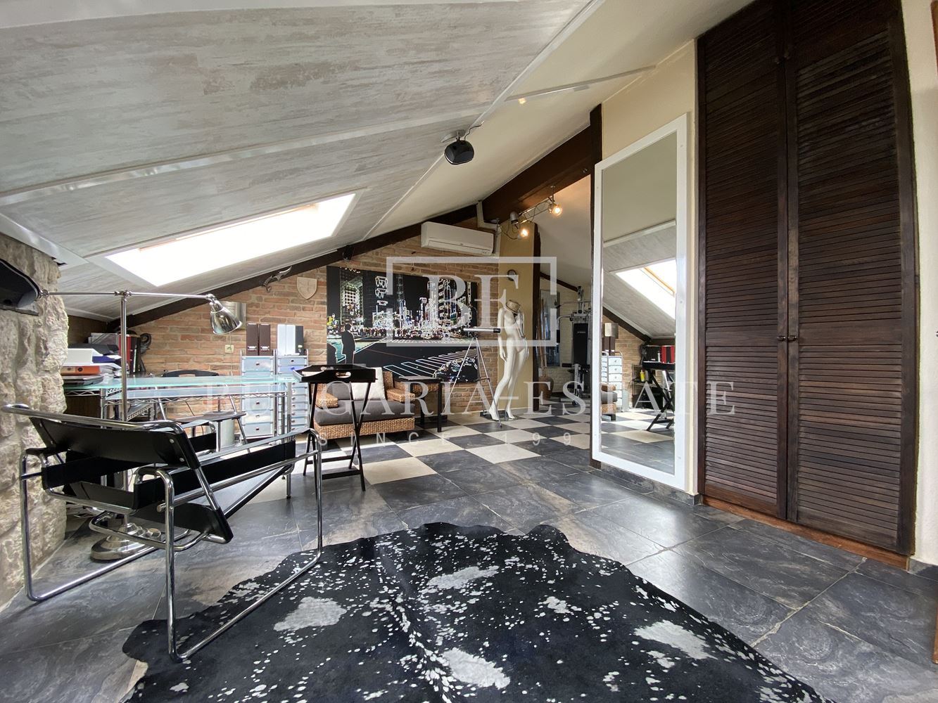 Роскошный дом с бассейном, сауной, рядом с пляжем Кабакум, город. 515 кв. м. 4 спальни Элитный дом с бассейном, сауной, рядом с пляжем Кабакум, город. 515 кв. м. Площадь этажа, 4 спальни - 0