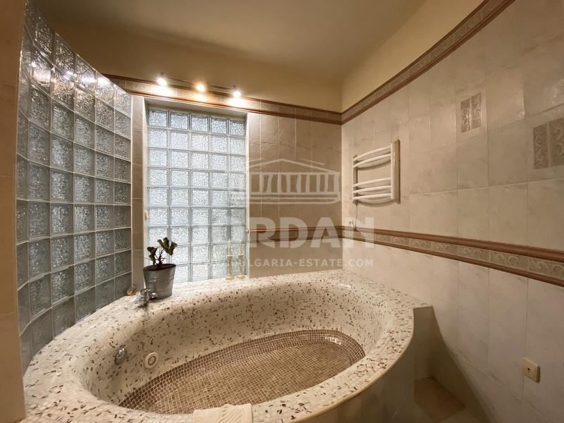 Луксозна къща в Ален Мак, гр. Варна, басейн, паркоместа, три спални - 0