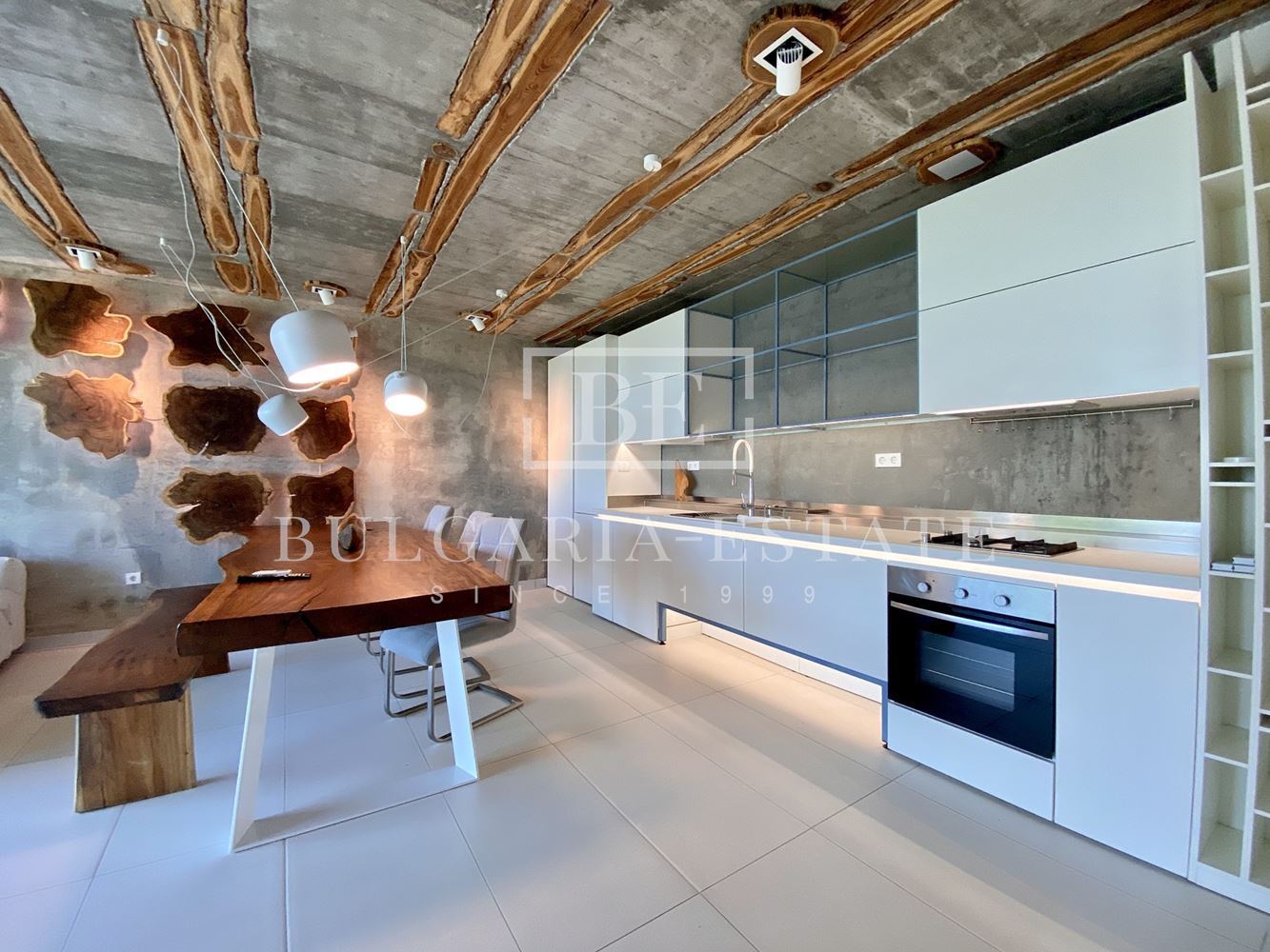 Уникальная трехкомнатная квартира "PURITY" с двориком, вид на море, ул. Николая, г. Варна-0 Уникальная трехкомнатная квартира "PURITY" с двориком, вид на море, ул. Николая, г. Варна - 0