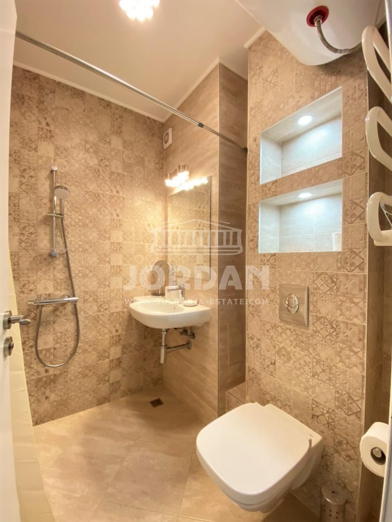 Под наем 4-стаен - Идеален Център 120m² - 0