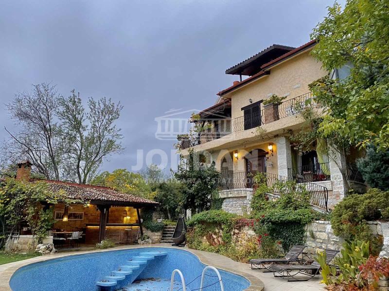 Луксозна къща в Ален Мак, гр. Варна, басейн, паркоместа, три спални - 0