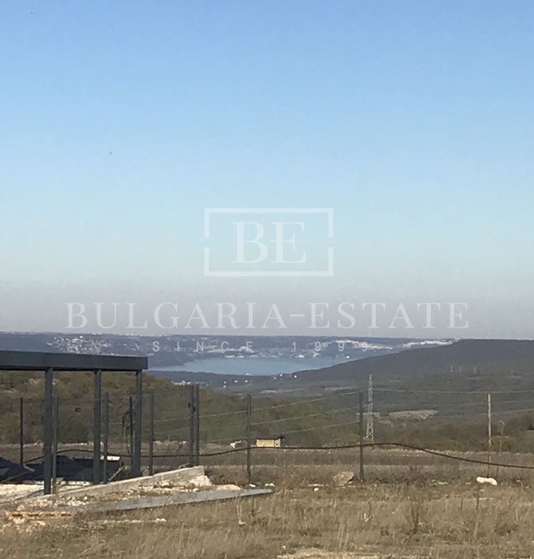 Къща със съвременна архитектура на 15 минути от града - 0