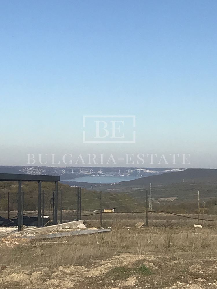 Къща със съвременна архитектура на 15 минути от града - 0