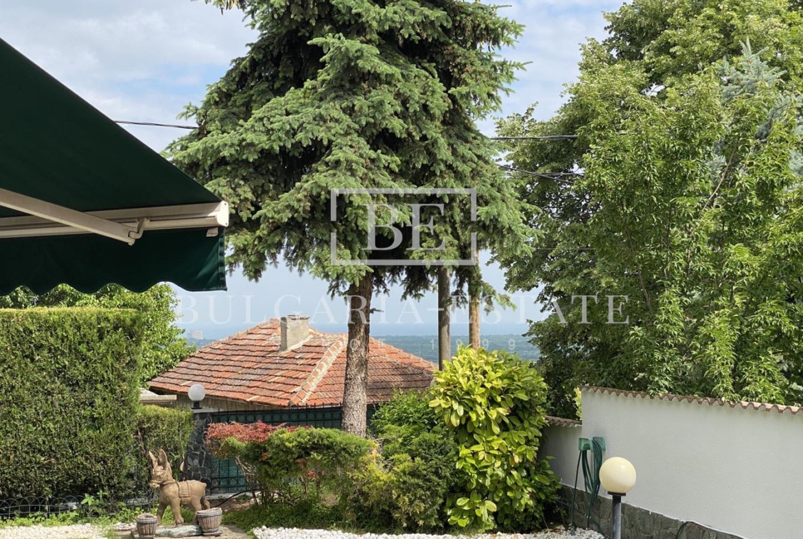 Роскошный дом с двором в деревне Рогачево - всего в 10 минутах от пляжей Албены! - 0