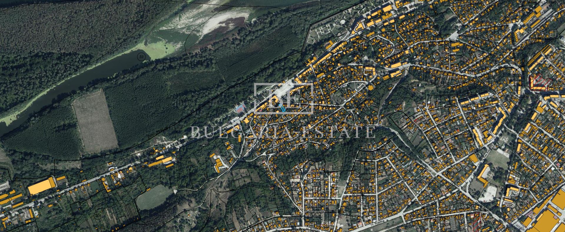 Отремонтированный дом с двором и флигелем в г. Тутракан - отличное расположение! Отремонтированный дом с двором и флигелем в городе. 0