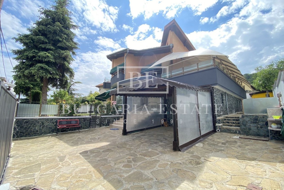 Роскошный дом с двором в деревне Рогачево - всего в 10 минутах от пляжей Албены! - 0