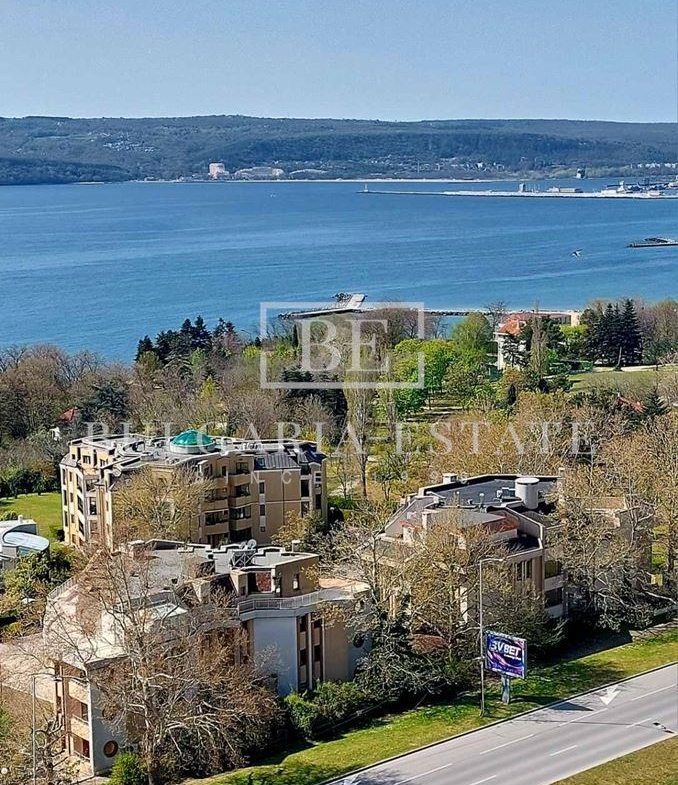 Панорамен тристаен апартамент под наем в кв. Чайка, гр. Варна – до Морската градина - 0