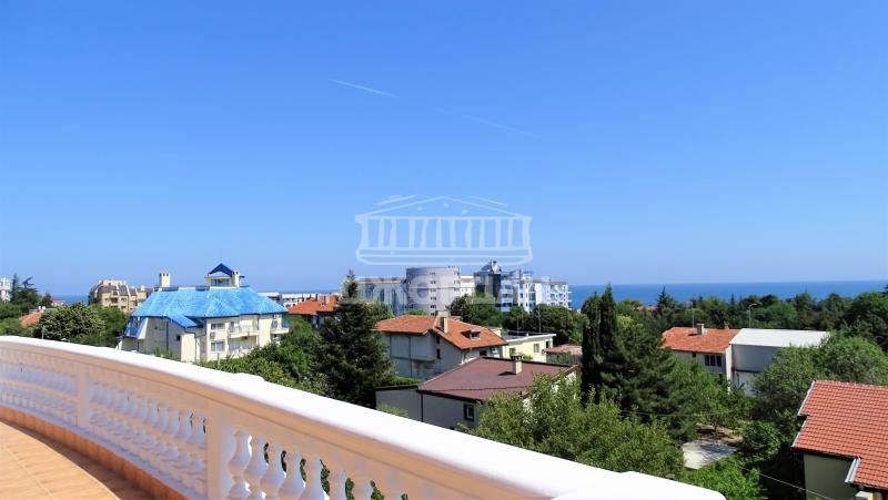 Haus auf 4 Etagen mit Panoramablick, 1250m2 m2, 600m2 Hof, Trakata - 0