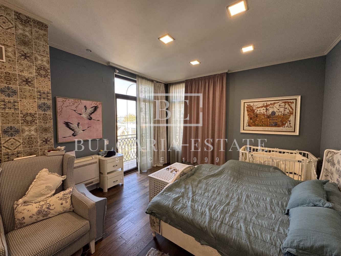 Мезонет с 4 спаплни, 5 минути пеша от Морската Градина, кв. Бриз, 225 кв.м. - 0