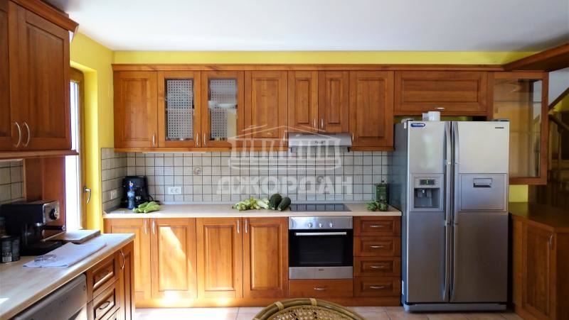 Haus auf 4 Etagen mit Panoramablick, 1250m2 m2, 600m2 Hof, Trakata - 0