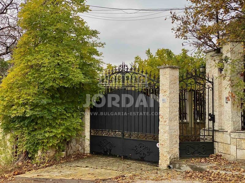 Луксозна къща в Ален Мак, гр. Варна, басейн, паркоместа, три спални - 0