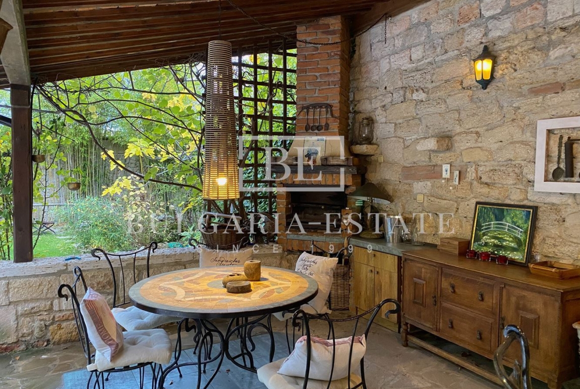 Элитный дом с бассейном, сауной, рядом с пляжем Кабакум, город. 515 кв. м. Площадь этажа, 4 спальни - 0