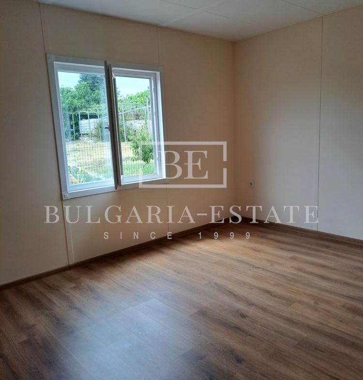 Просторна и модерна къща в село Чайка, община Провадия - 0