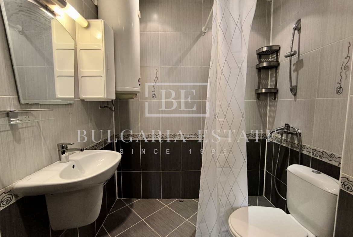 Новая, современная меблированная квартира в. Левски 1, комплекс „Вива“ - 0