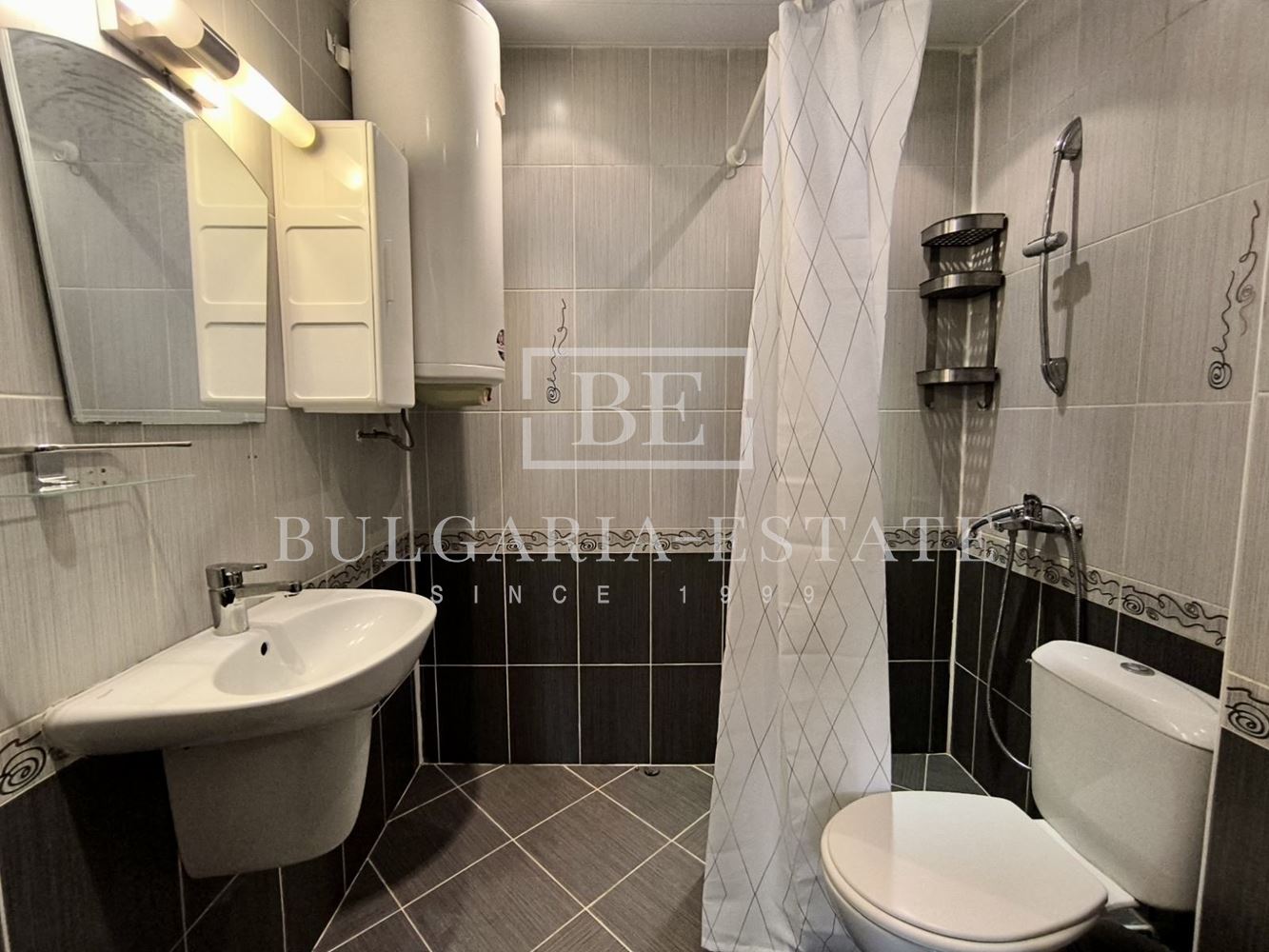 Новая, современная меблированная квартира в. Левски 1, комплекс „Вива“ - 0