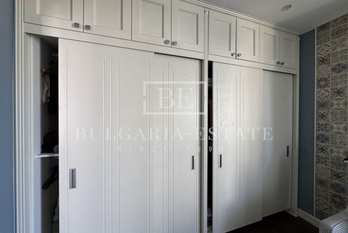 Мезонет с 4 спаплни, 5 минути пеша от Морската Градина, кв. Бриз, 225 кв.м. - 0