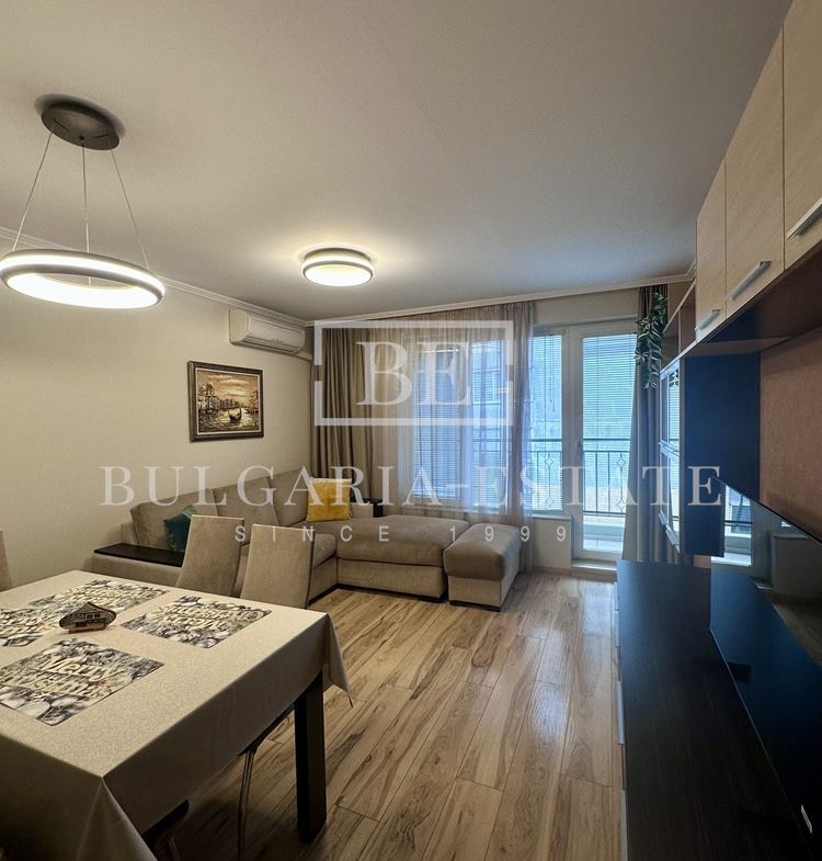 Просторен тристаен апартамент в нова сграда – стил, уют и пълно оборудване в комуникативен район - 0