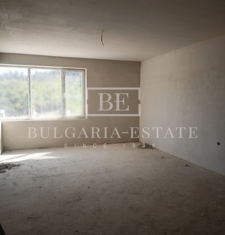 Тристаен апартамент 106.88 кв.м в кв. Аспарухово, втори етаж - 0