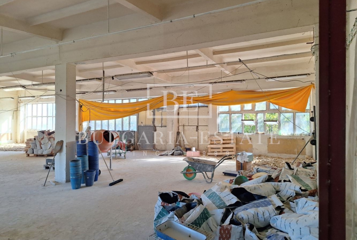 Exclusive offer of Bulgaria-Estate!!! Industrial building with 4 warehouses and plot 9 725 sq.m - 0