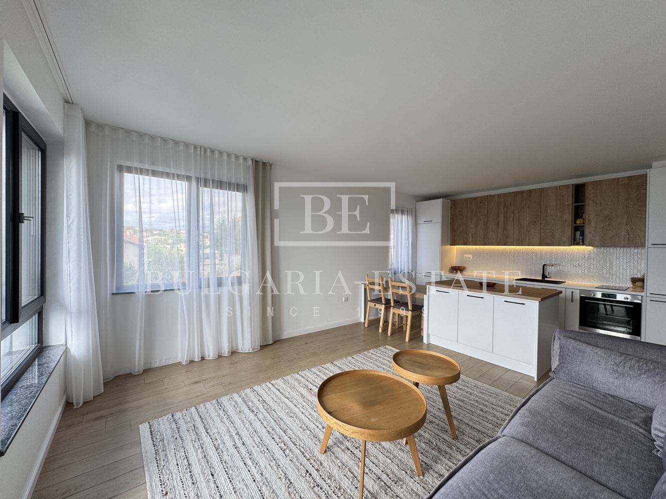 Обзаведен тристаен (98 кв.м.) в бутикова сграда с АКТ 16, м-т Св. Никола, готов за нанасяне-0 Обзаведен тристаен (98 кв.м.) в бутикова сграда с АКТ 16, м-т Св. Никола, готов за нанасяне - 0