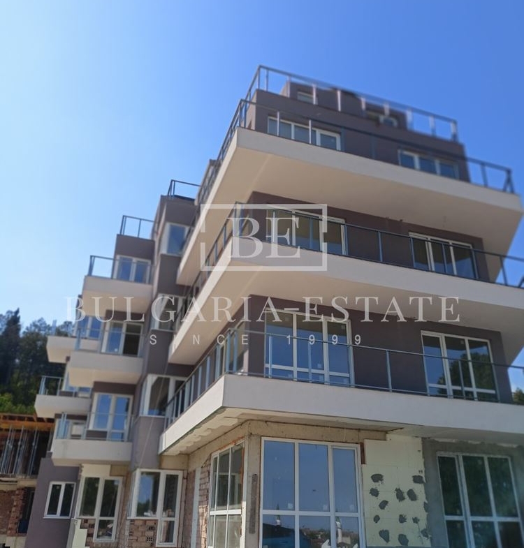 Тристаен апартамент 106.88 кв.м в кв. Аспарухово, втори етаж - 0