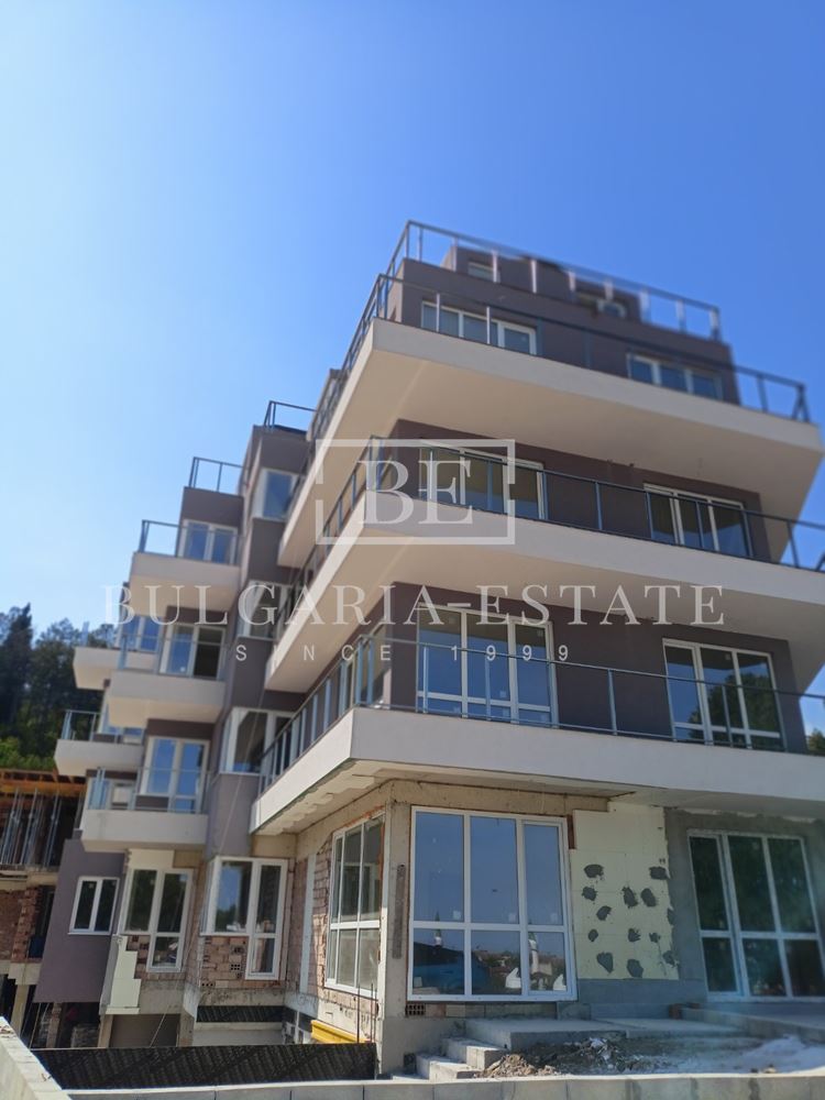 Тристаен апартамент 106.88 кв.м в кв. Аспарухово, втори етаж - 0