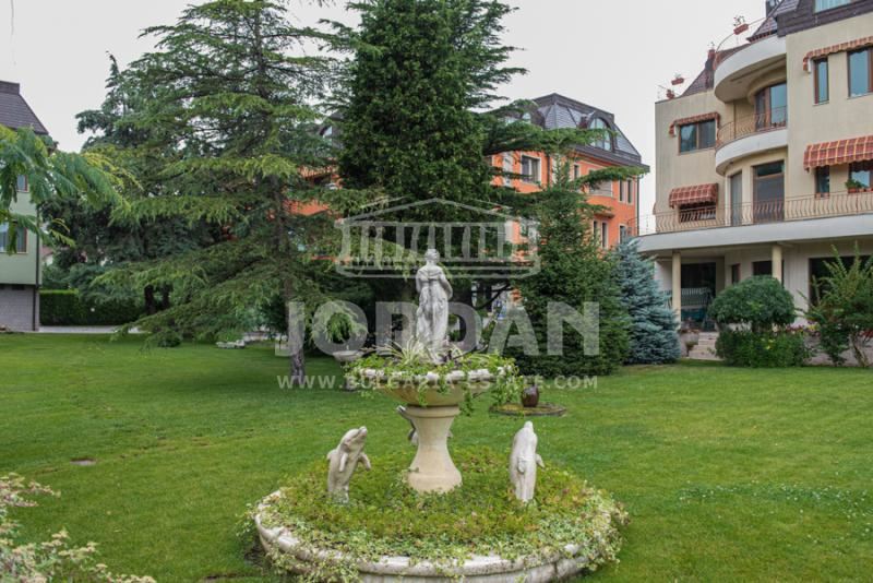 Дом для продажи гр. Варна. Св. Константин и Елена 525 м², 6 спален - 0