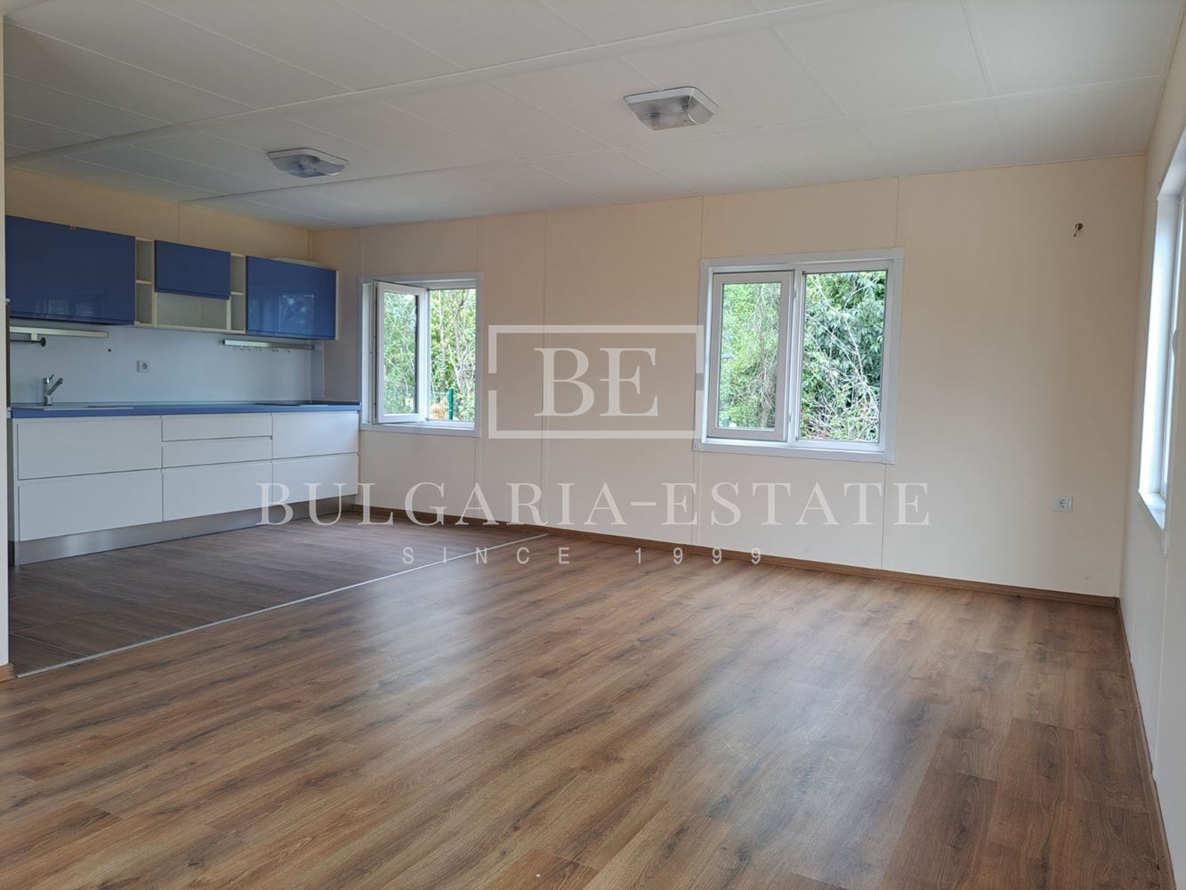 Просторна и модерна къща в село Чайка, община Провадия-0 Просторна и модерна къща в село Чайка, община Провадия - 0