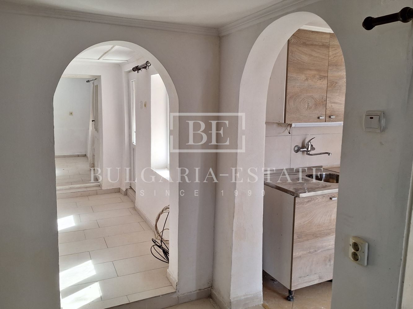 Отремонтированный дом с двором и флигелем в г. Тутракан - отличное расположение! Отремонтированный дом с двором и флигелем в городе. 0