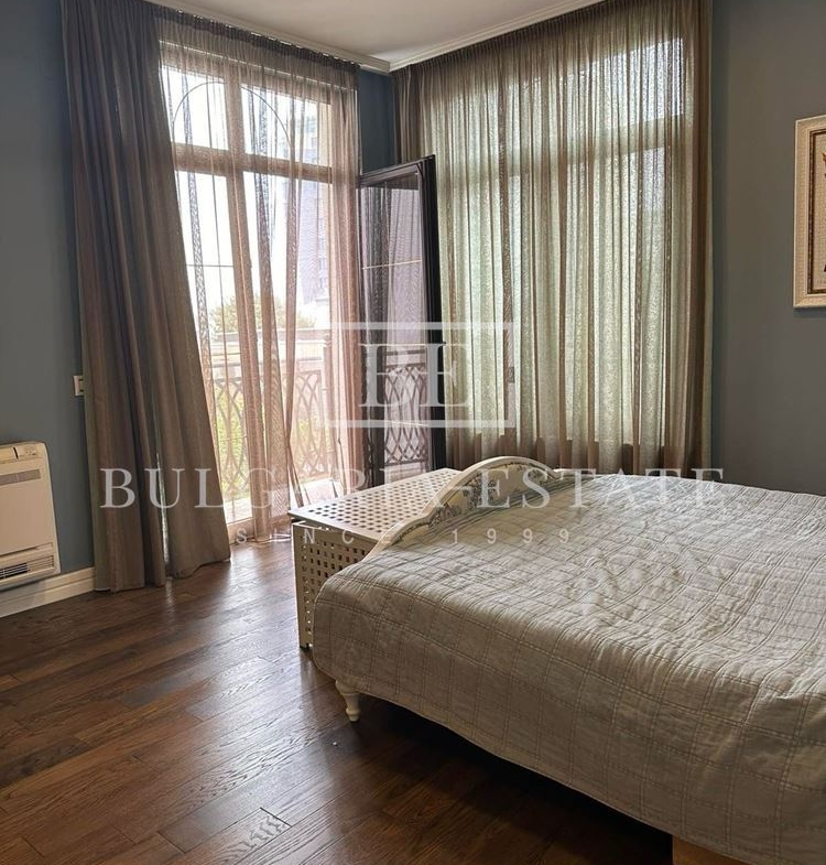 Мезонет с 4 спаплни, 5 минути пеша от Морската Градина, кв. Бриз, 225 кв.м. - 0