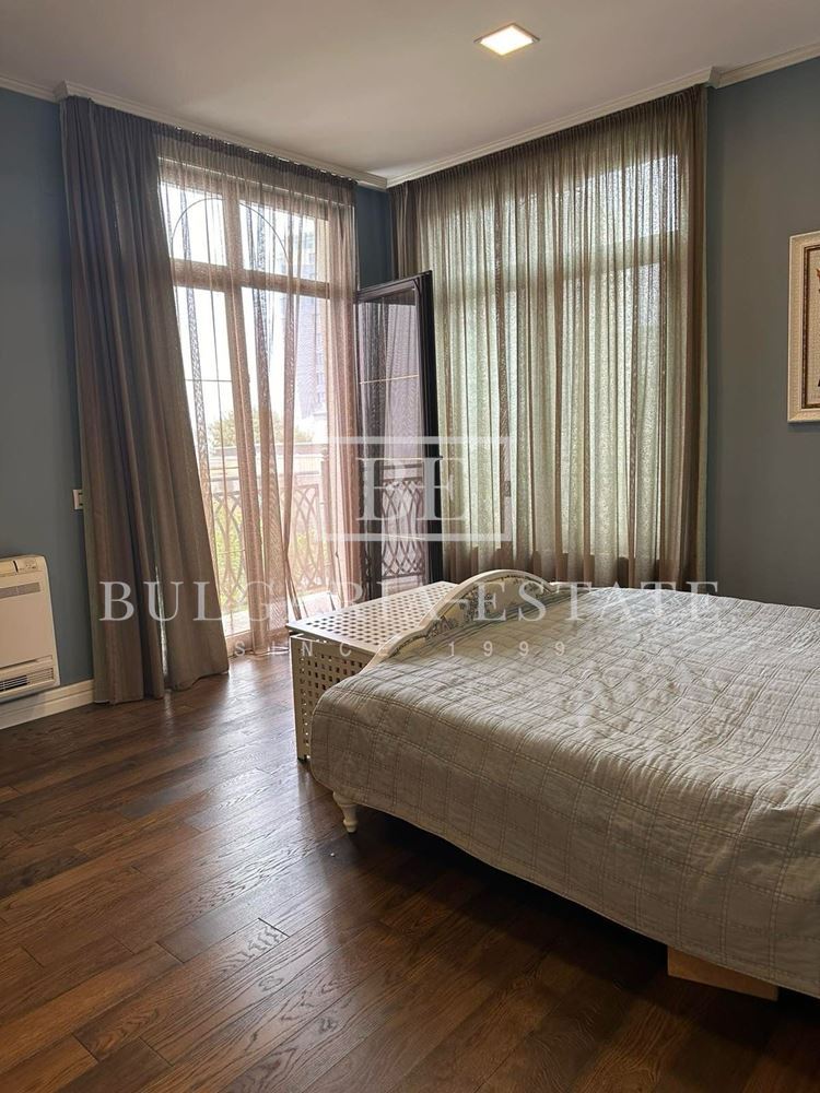 Мезонет с 4 спаплни, 5 минути пеша от Морската Градина, кв. Бриз, 225 кв.м. - 0