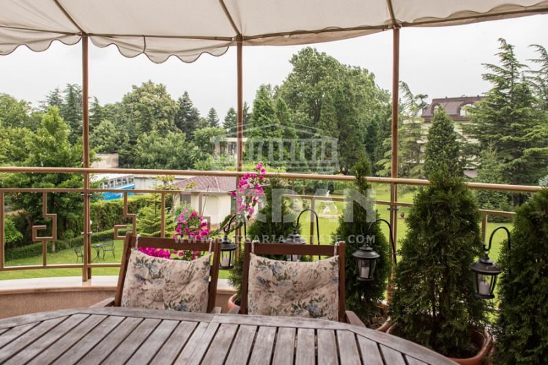 Дом для продажи гр. Варна. Св. Константин и Елена 525 м², 6 спален - 0